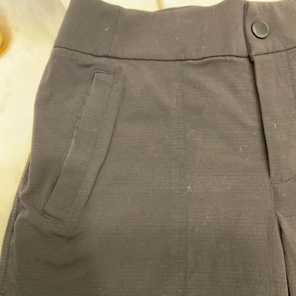 Athleta Trekkie Bermuda 2.0 Shorts Black Ripstop Stretch Athletic Hiking, Sz 2 - Picture 2 of 14